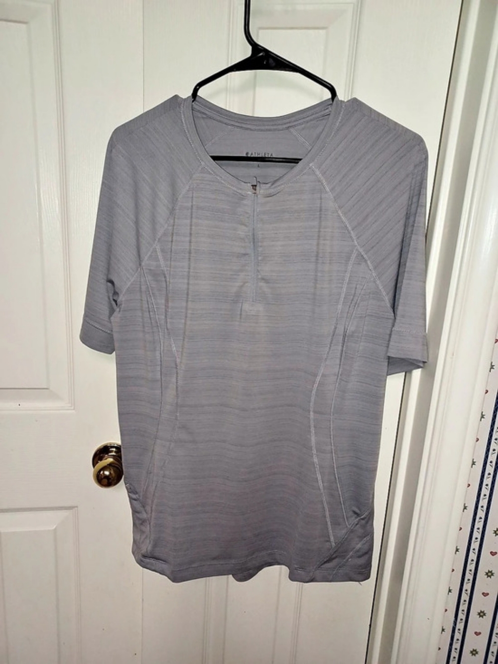 Athleta Gray Short Sleeve Athletic Top Size Large